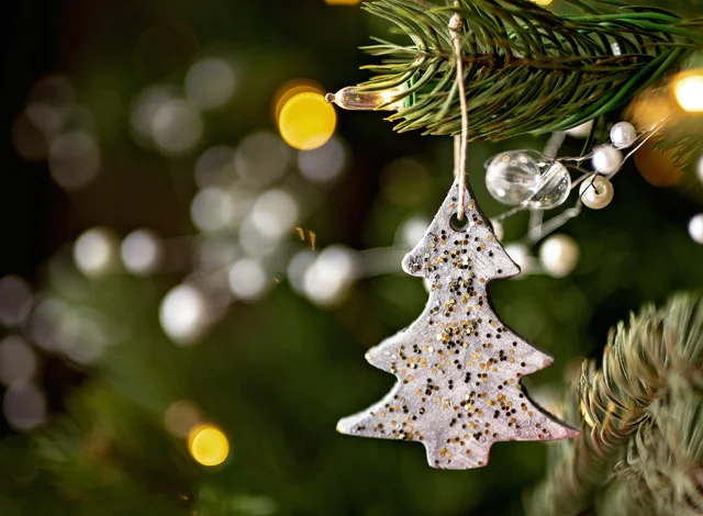christmas-tree-decorations-2015.jpg