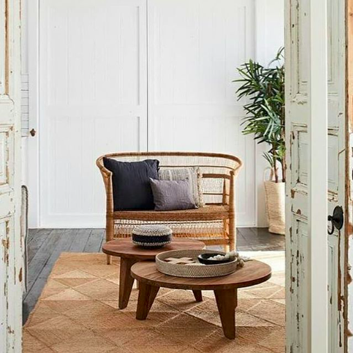 <span style="font-family:Helvetica;letter-spacing:2px;font-size:10px;color:rgba(28,28,28,0.8);text-transform:uppercase;"><b>MALAWI LOVE SEAT</b></span>