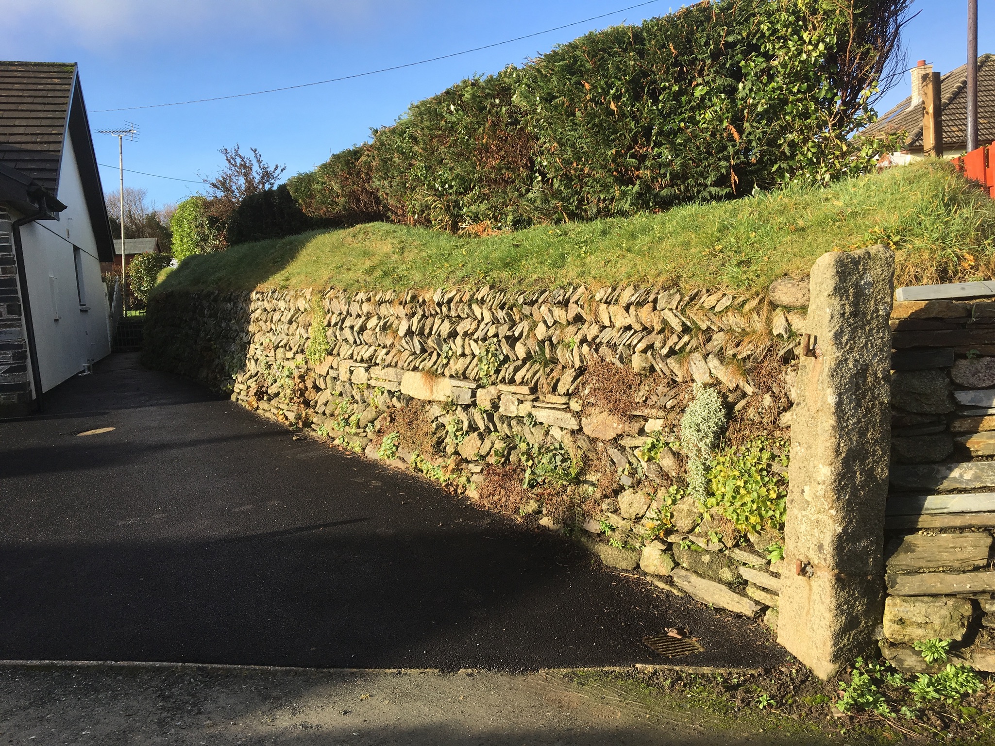 Herring bone wall