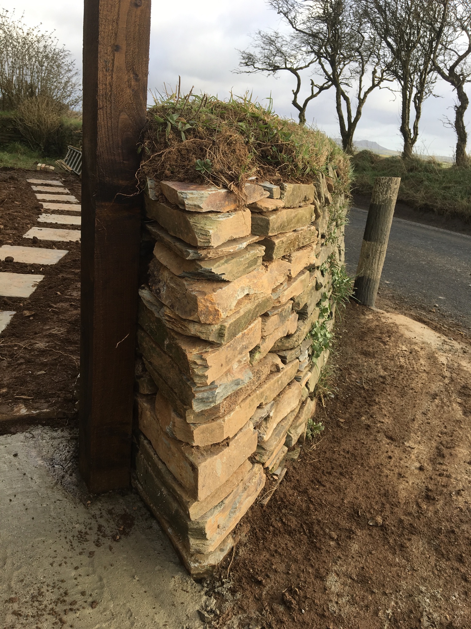 Quoin end of Cornish hedge 