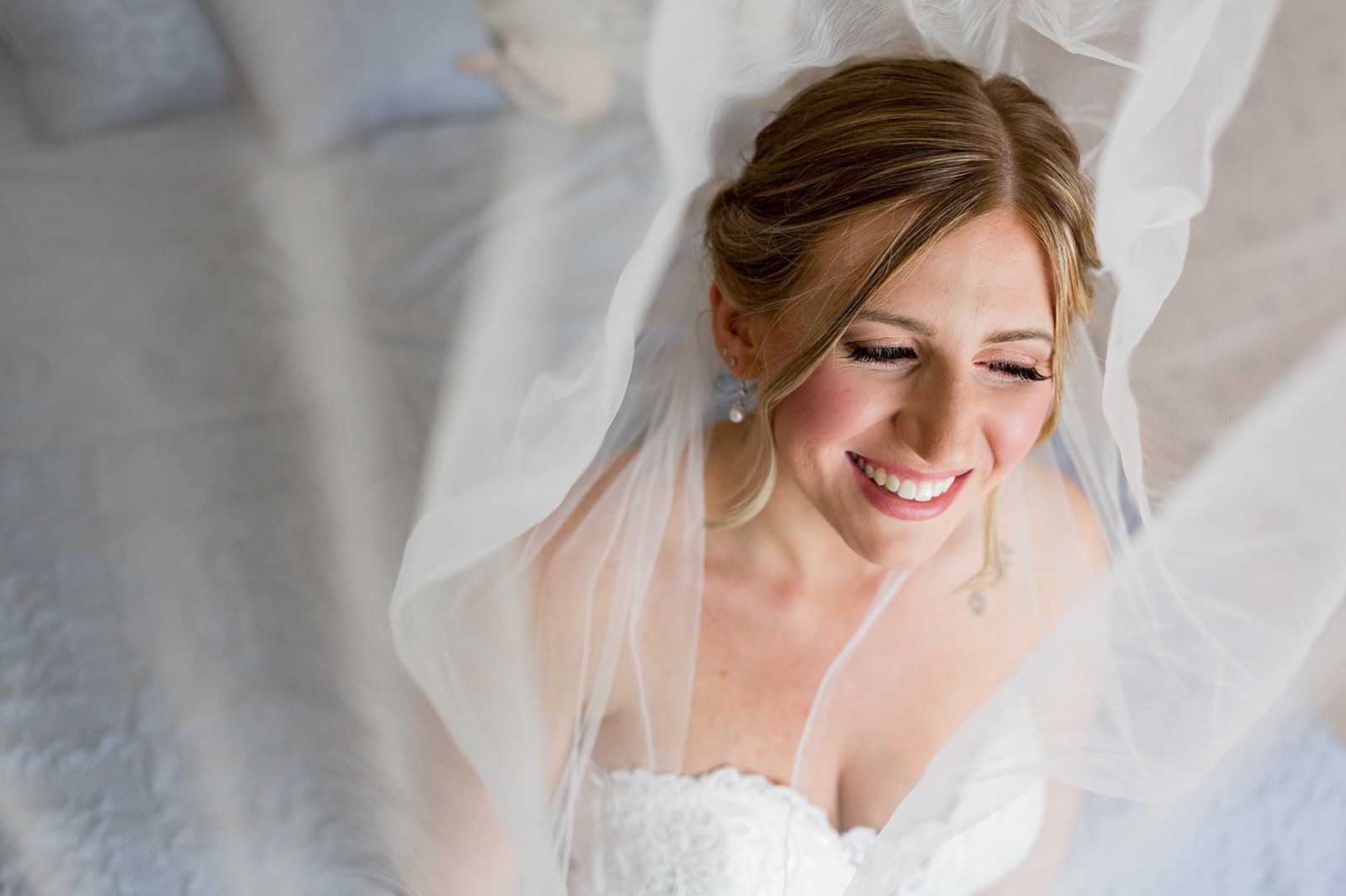 Lewiston-Wedding-Photography-Niagara-Falls-Country-Club-Bride
