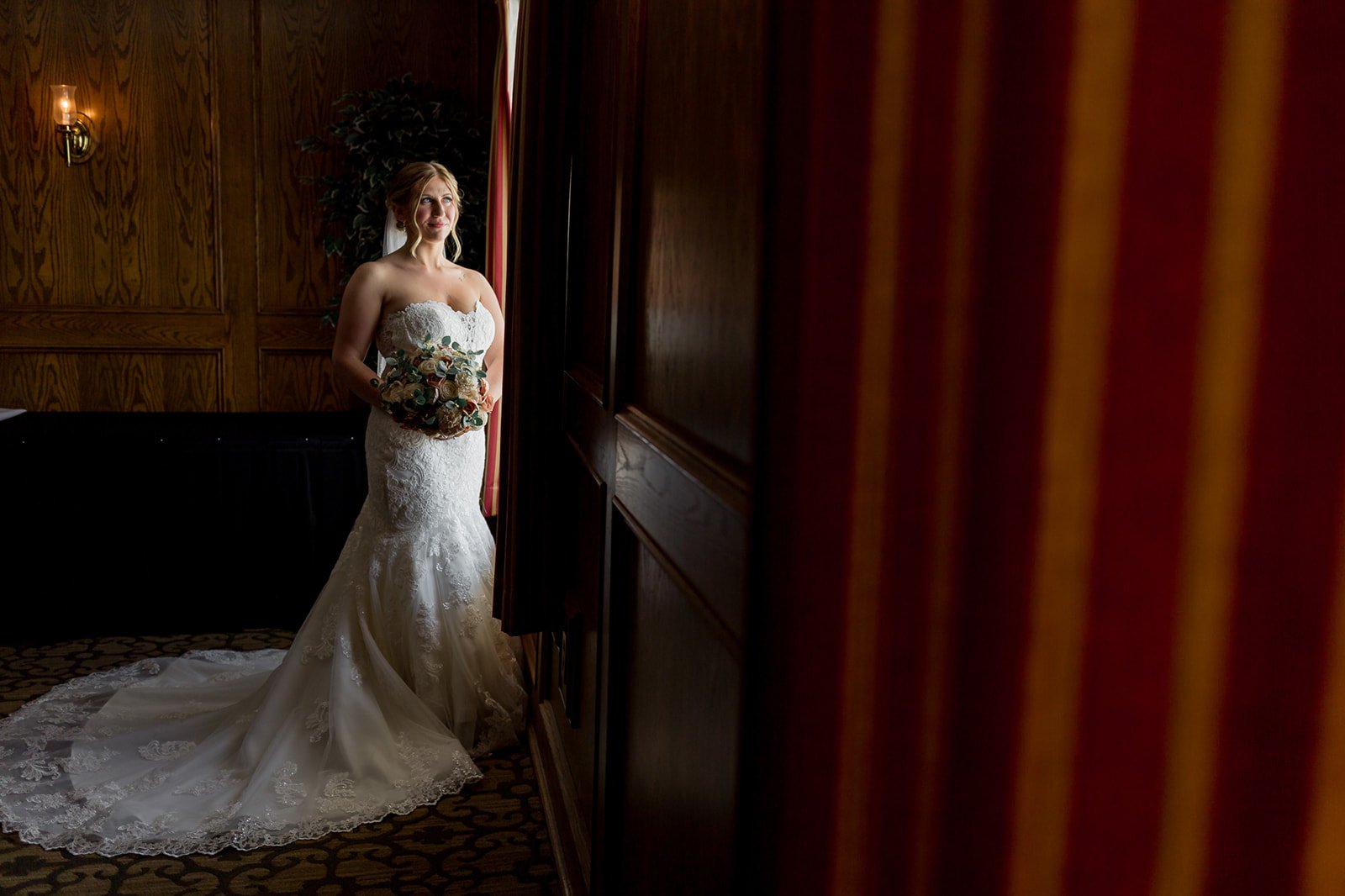 Lewiston-Wedding-Photography-Niagara-Falls-Country-Club-BrideLewiston-Wedding-Photography-Niagara-Falls-Country-Club-Bride