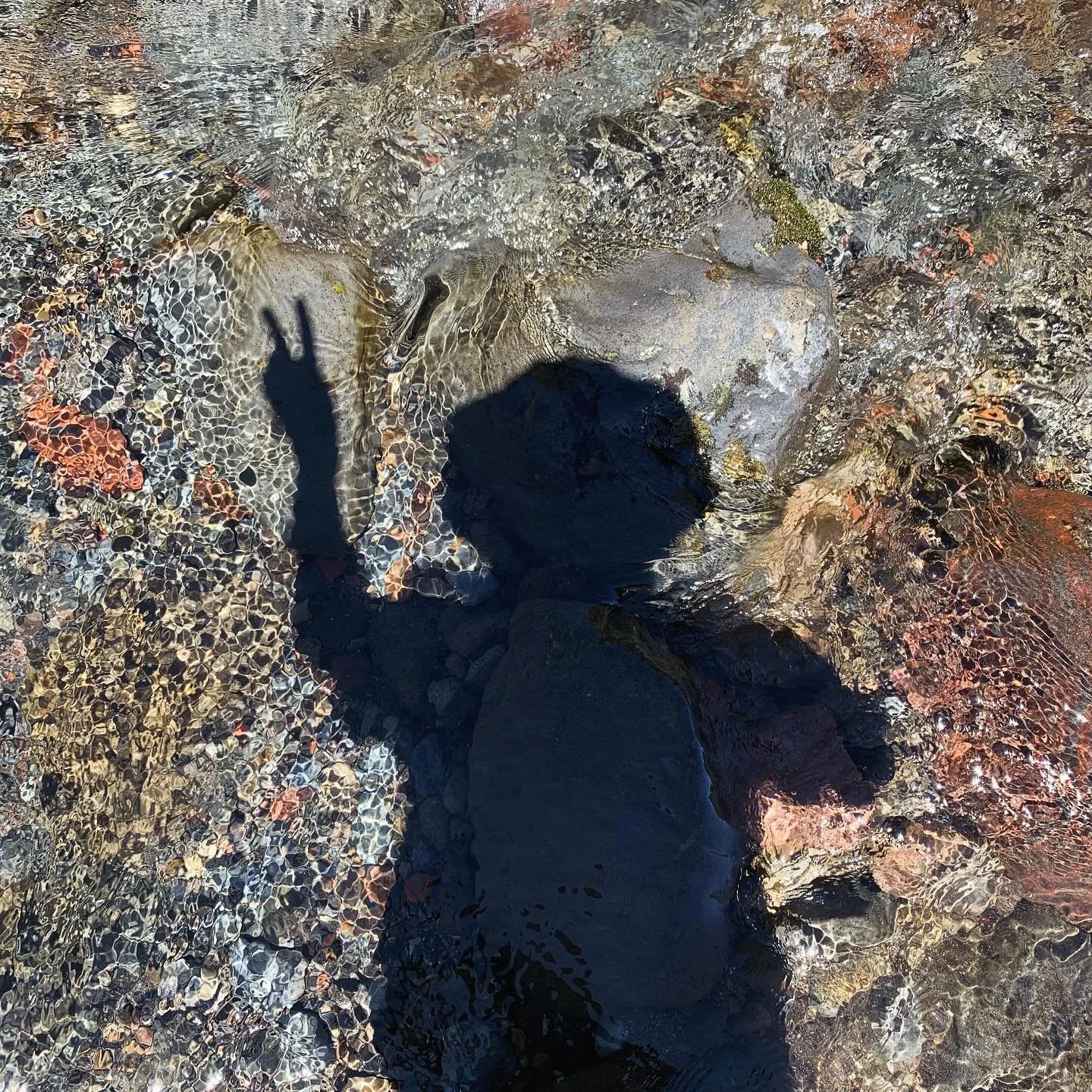 Happy New Year 🌅 Here&rsquo;s to a peaceful, luminous 2025 full of great leaps 💙 JP
.
.
.
#nofilter 
#icyrivers 
#baroquecloudscape 
#bigleaps