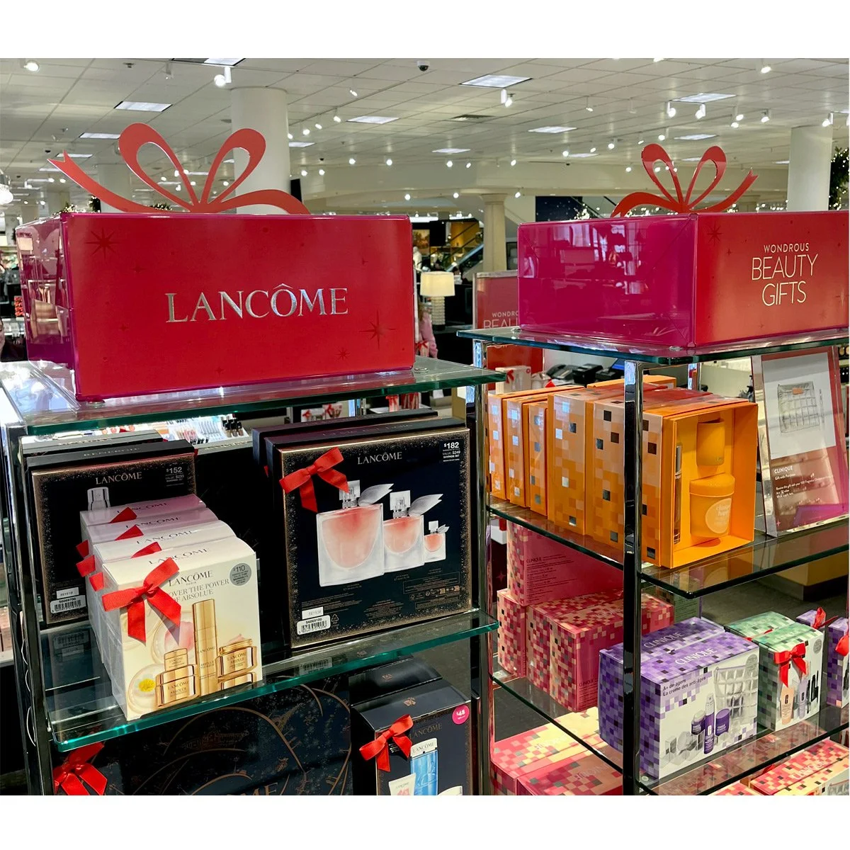 Holiday Visual Merchandising