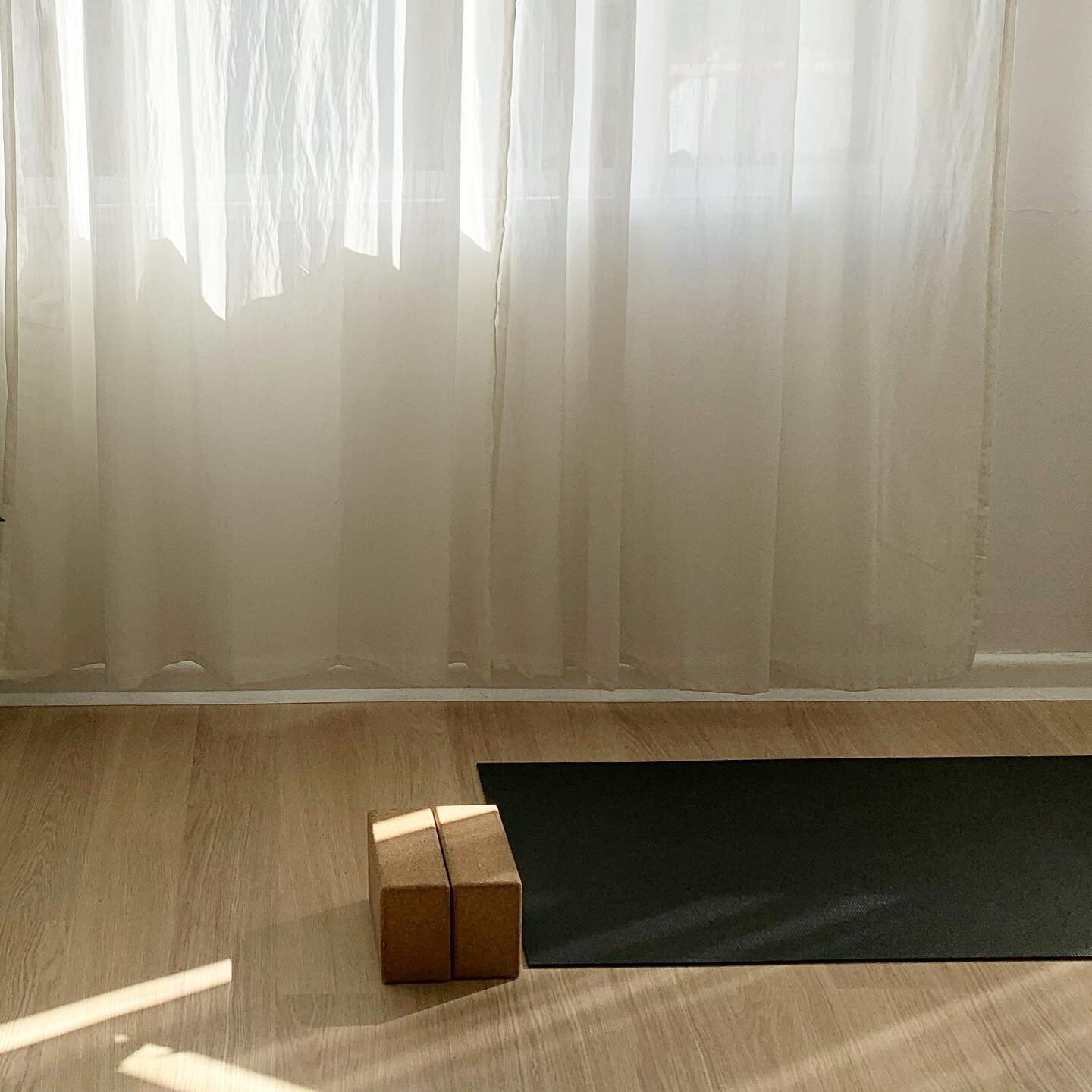 Enjoy the sunshine this weekend yogis! ☀️ Be sure to check our livestream schedule, roll out your mat and feel goooooood 🤲🏻