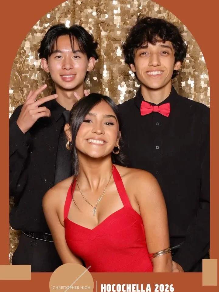 Yup we showed up. @cloudnine.photobooth_