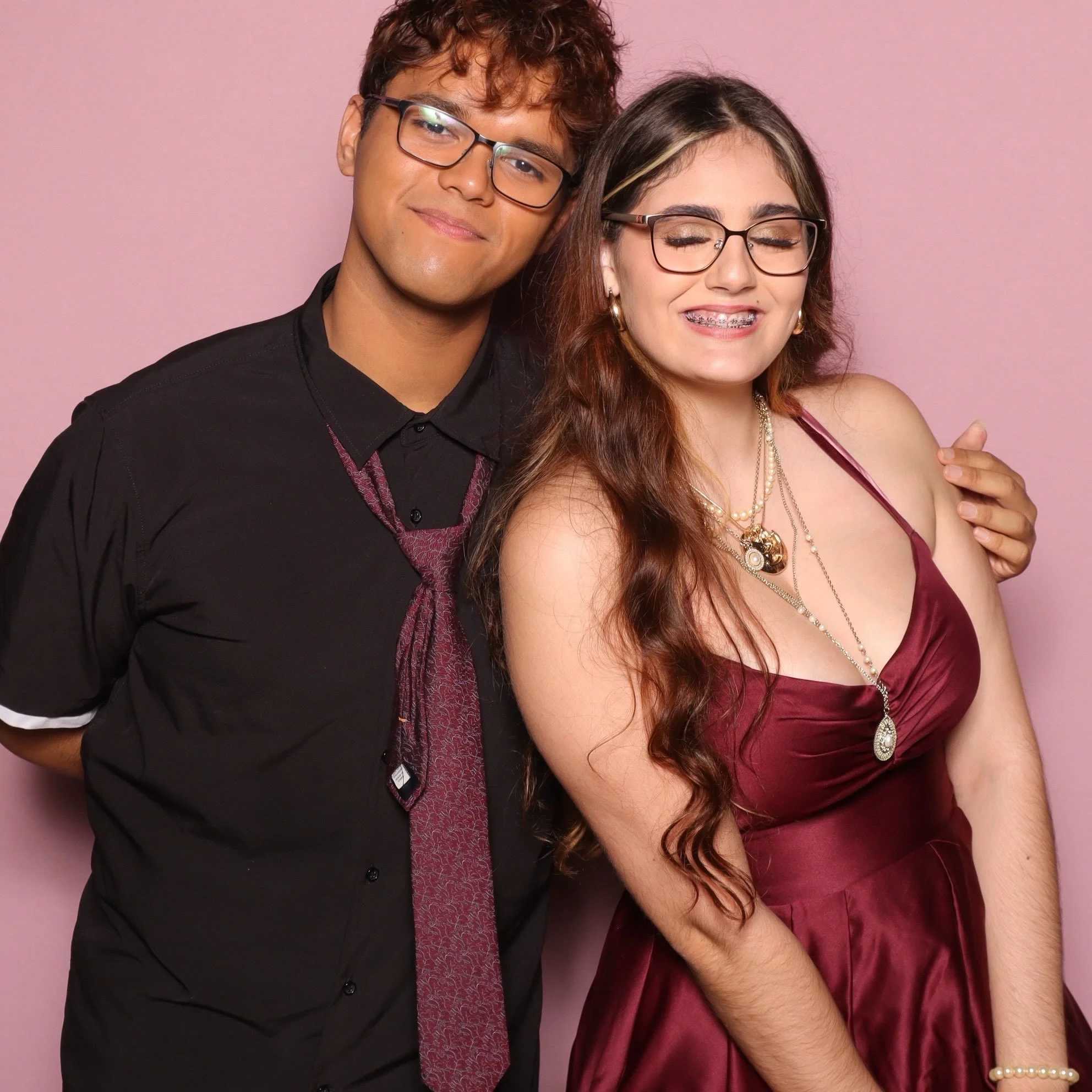 #actress #vibe #hoco @cloudnine.photobooth_