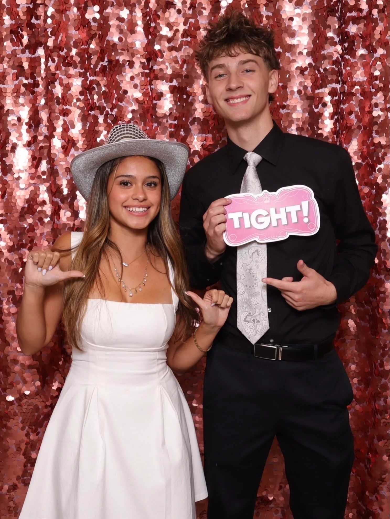 We are all about the #smiles @cloudnine.photobooth_ @ava_marie_1010