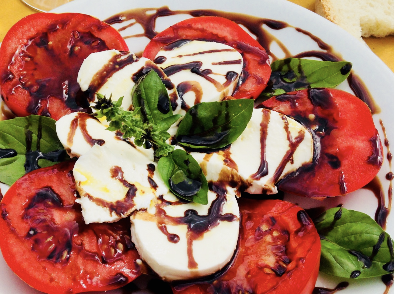 The best caprese salad I ever ate, while enjoying an afternoon in Tuscany. What a pleasure!