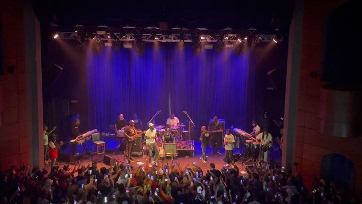 @brothermob featuring @backyardband #Myblock live at Howard theatre 🙌🏾 #gogomusic 🎶🎼