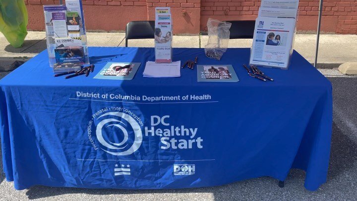 Outside at the #MensHealth Info-Q reppin #dchealthystart 🙌🏾 Come on Down to MLK and Lebaum st SE DC at the Peety Green UPO center 💈they giving out free haircuts for back to school #Freefood and more !!