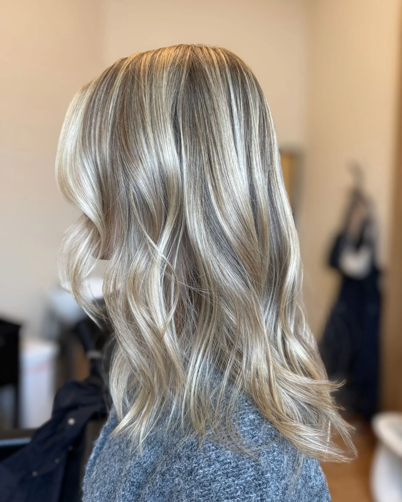 Full dimensional blonding, a seamless blend using silk lift and utilizing the natural base as my lowlight/shadow, toned with joico 10VG