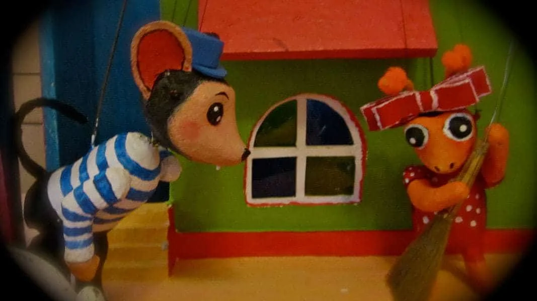 Neighborhood Night: Martina the Cockroach &amp; Perez the Mouse