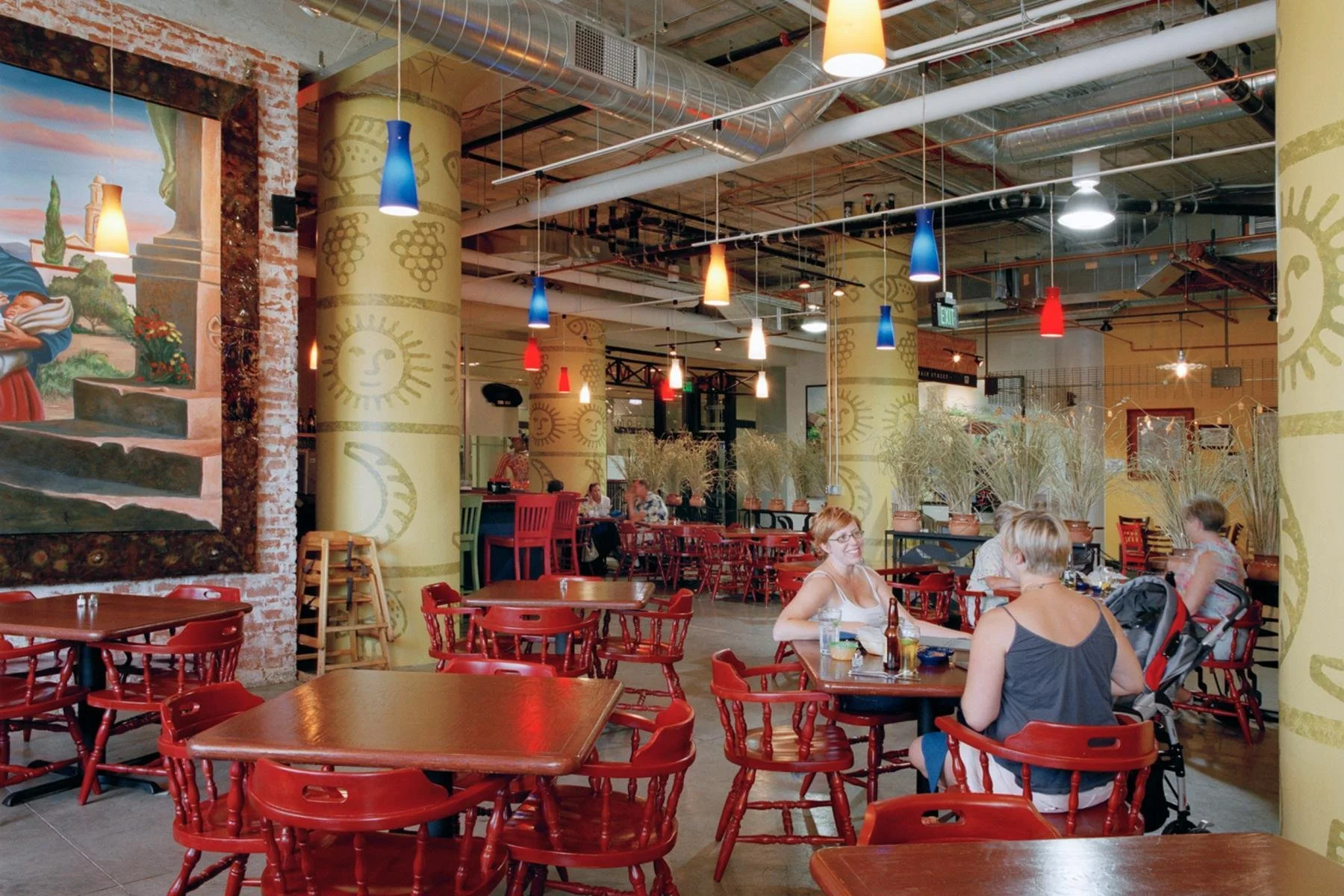 Midtown_Exchange_Interior_Market_2_People.jpg