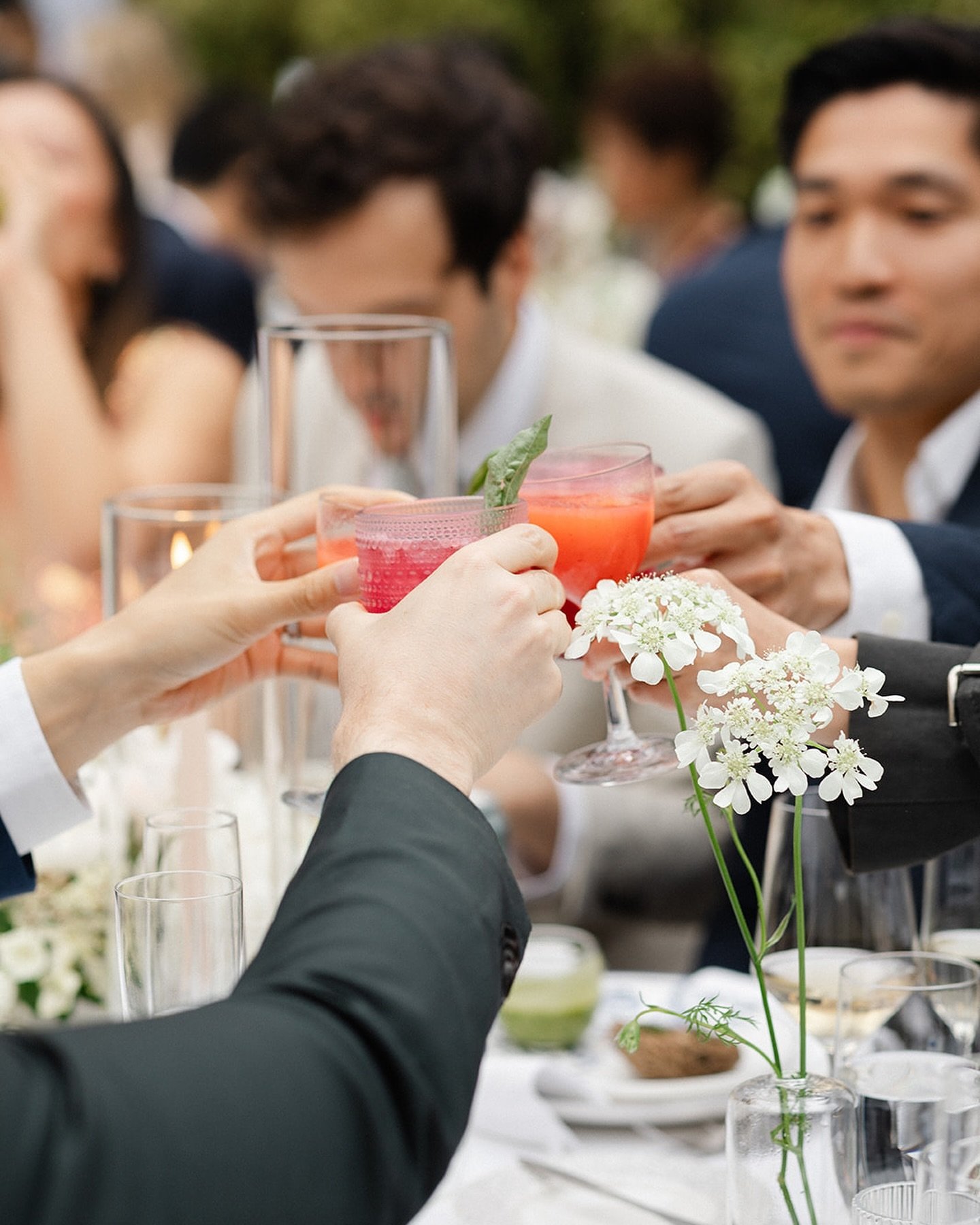 Celebrate your PNW wedding with craft cocktails and breathtaking surroundings! @kitsapbartendingservices brings the best of the Pacific Northwest to your special day.

Comment below and share which cocktail you&rsquo;ll be toasting with this summer! 