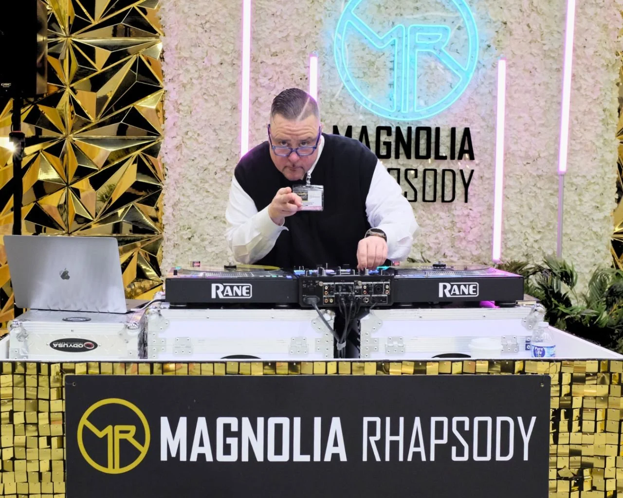 We want YOU to be a 2026 Seattle Wedding Show vendor! 🎧💥

If you&rsquo;re ready to meet thousands of engaged couples, showcase what makes your business shine, and be part of the most high-energy weekend in the wedding industry, now&rsquo;s the time