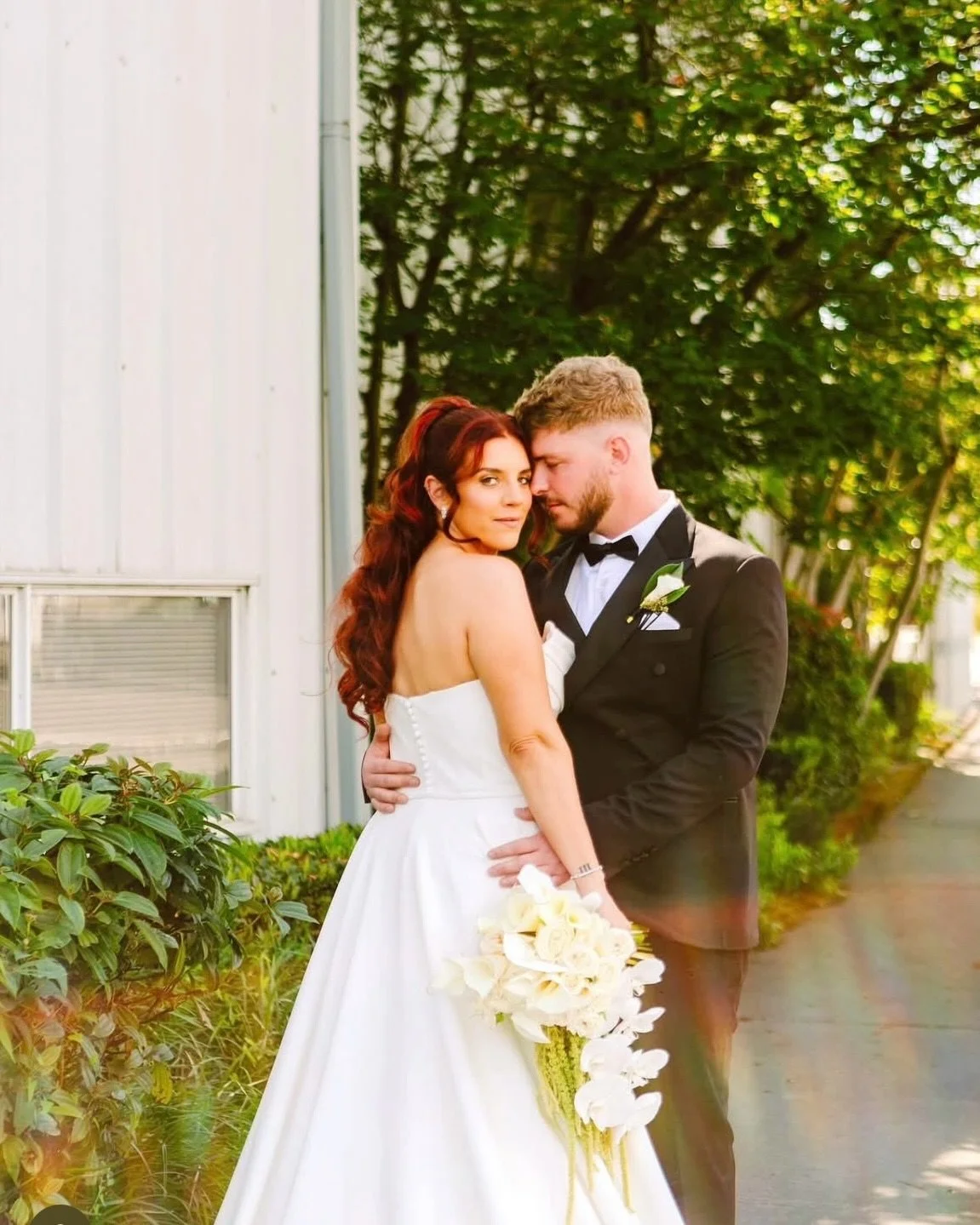 Floral Chic + Planning Redefined 💐✨

Belles &amp; Whistles is where creativity meets elegance&mdash;offering full-service florals, expert planning, custom decor builds, and seamless day-of coordination. Whether you&rsquo;re envisioning an intimate m