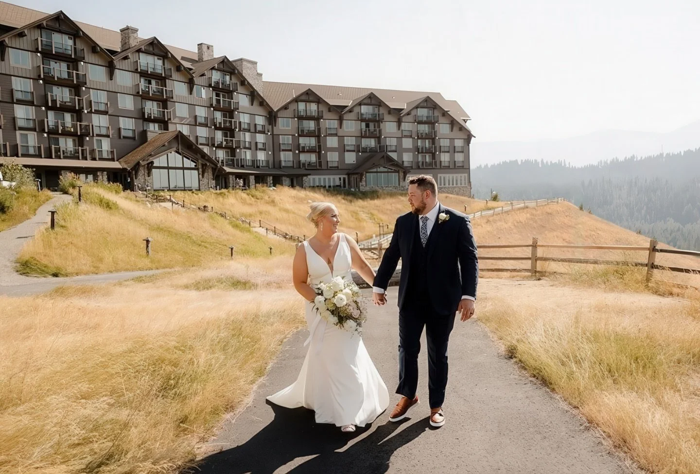 Your day, your way at Suncadia Resort.&nbsp;

At @suncadia you don&rsquo;t have to choose between mountain views, world-class dining, and luxury accommodations. With panoramic ridgelines 🏔️, flexible indoor and outdoor venues 🌲, attentive Hyatt Des