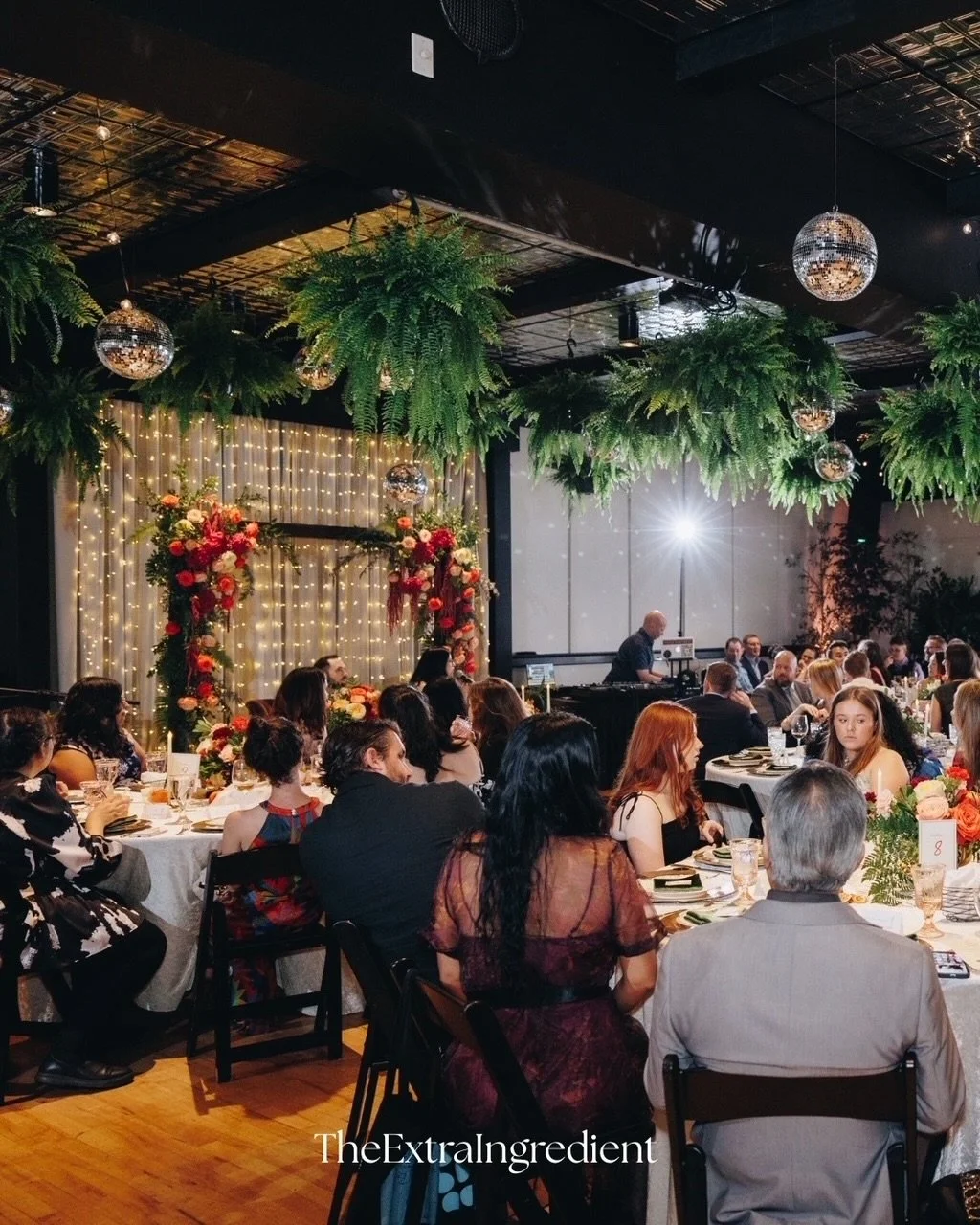 Join us at Booth 1433 at the Seattle Wedding Show and discover a waterfront venue that truly does it all&nbsp;🌊

Situated on the edge of Lake Union, @theextraingredient pairs breathtaking views with full service in-house catering that&rsquo;s anythi