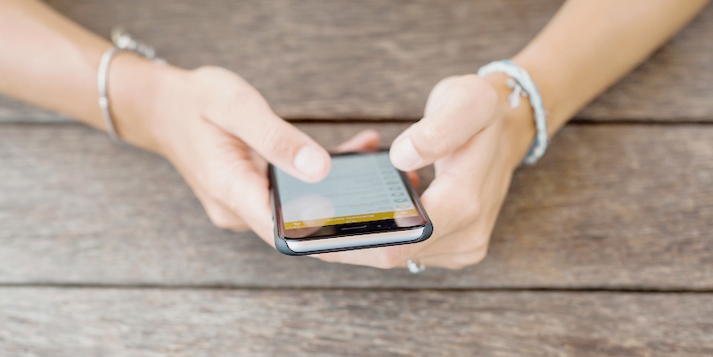 texting-on-iphone.jpg