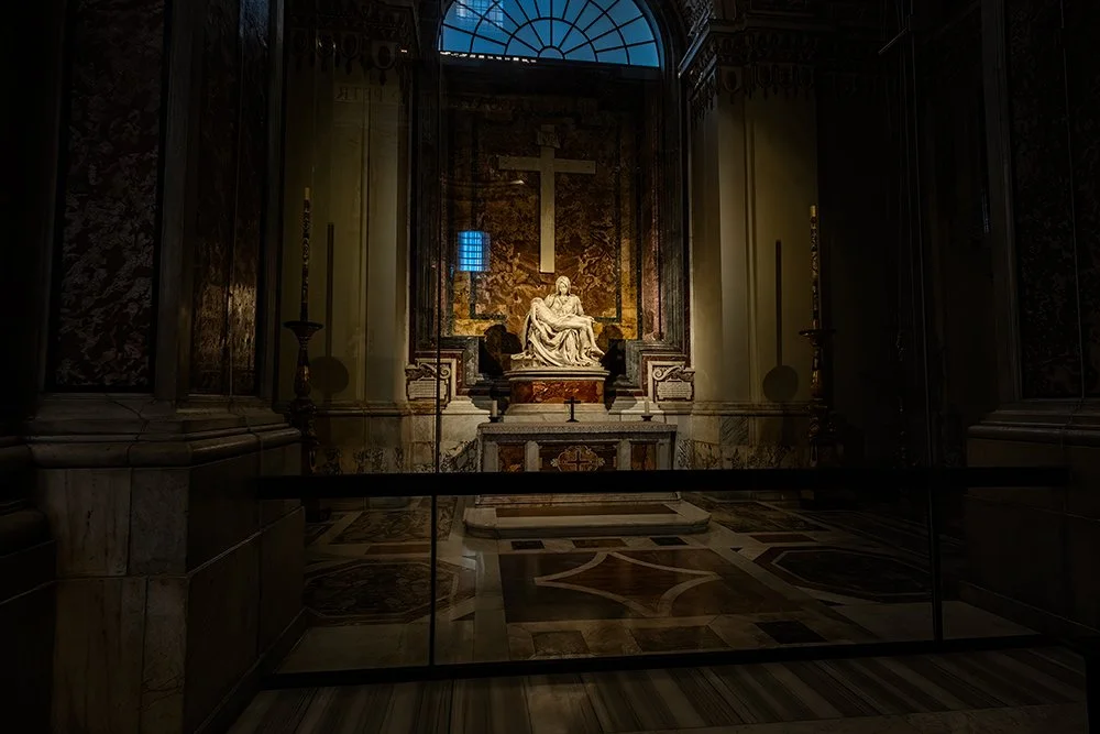 la-piedad-desde-lejosW.jpg