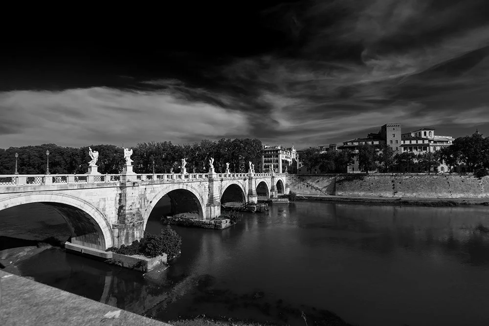 puente-castel-sant-angelo-y-tiber-BWw.jpg