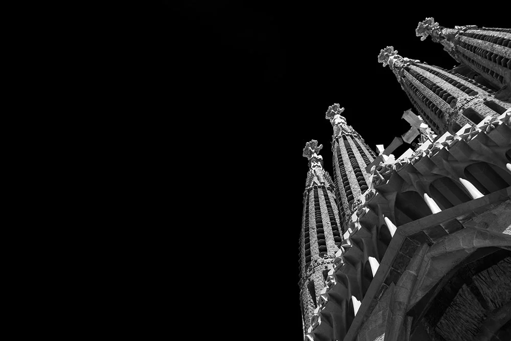 Sagrada-Familia-exterior-1-BWw.jpg