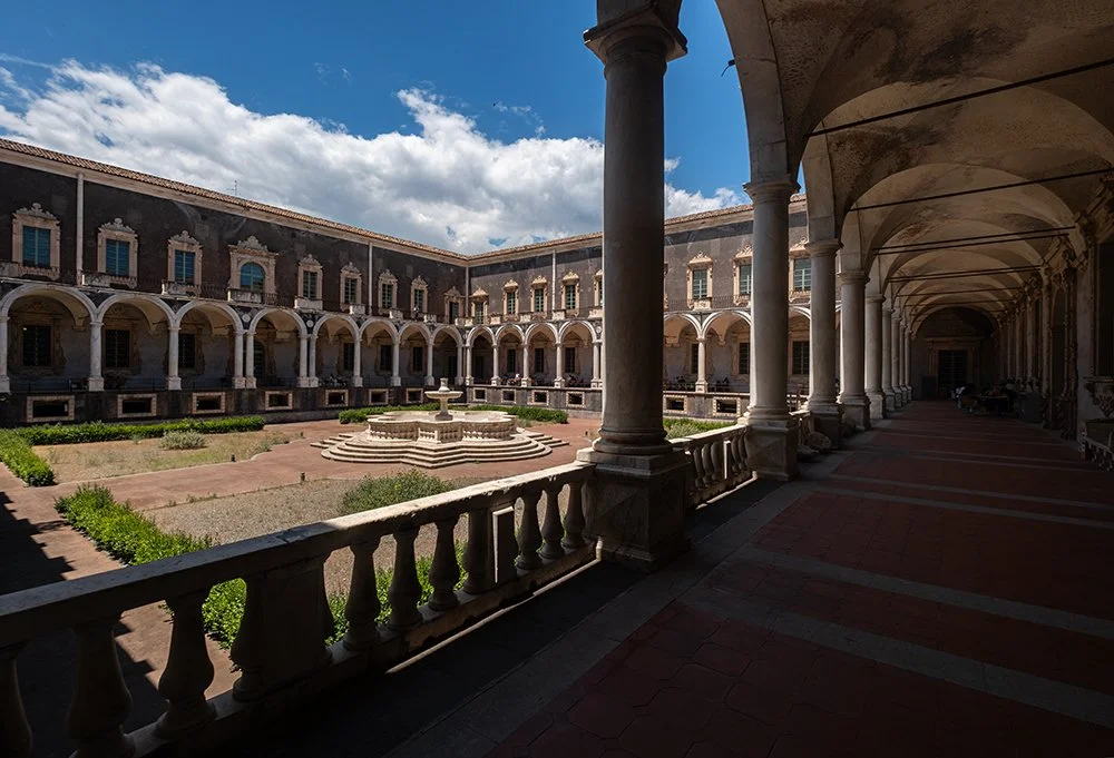 claustro-monasterio-2-cataniaW.jpg