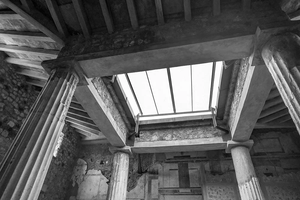 compluvium-del-impluvium-casa-en-pompeyaW copy.jpg