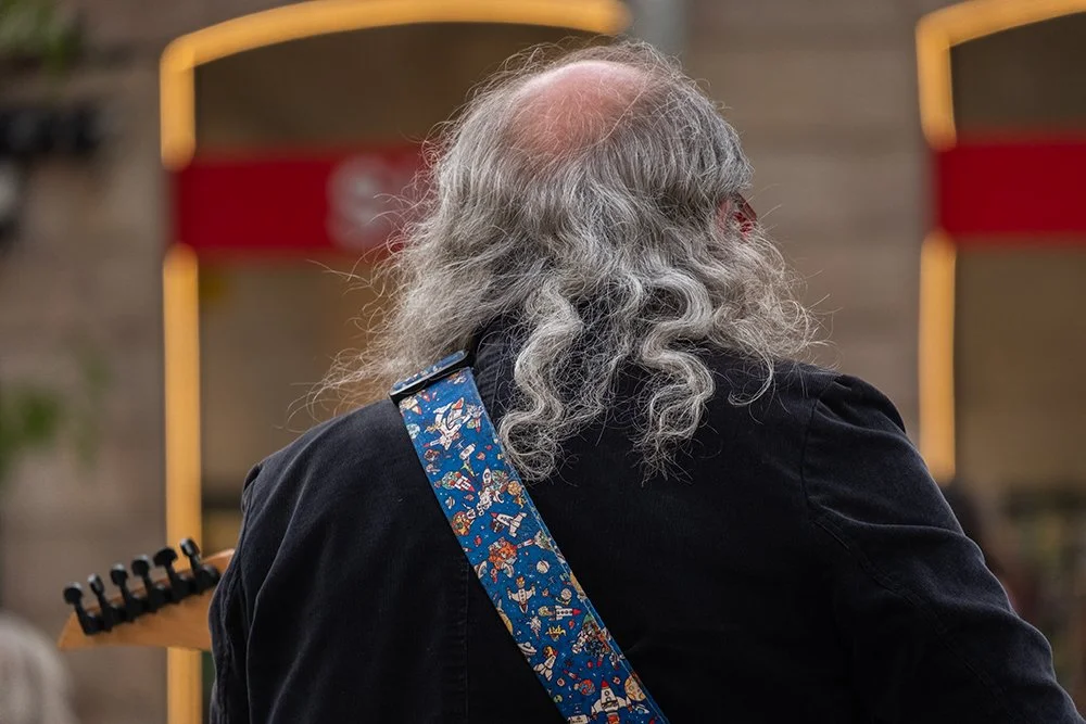 pelo-del-guitarrista-barcelonaW copy.jpg