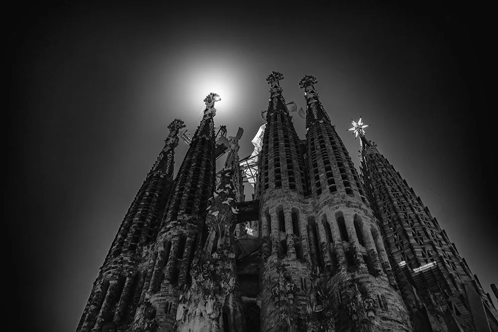 sagrada-familia-y-sol-2-BWw copy.jpg