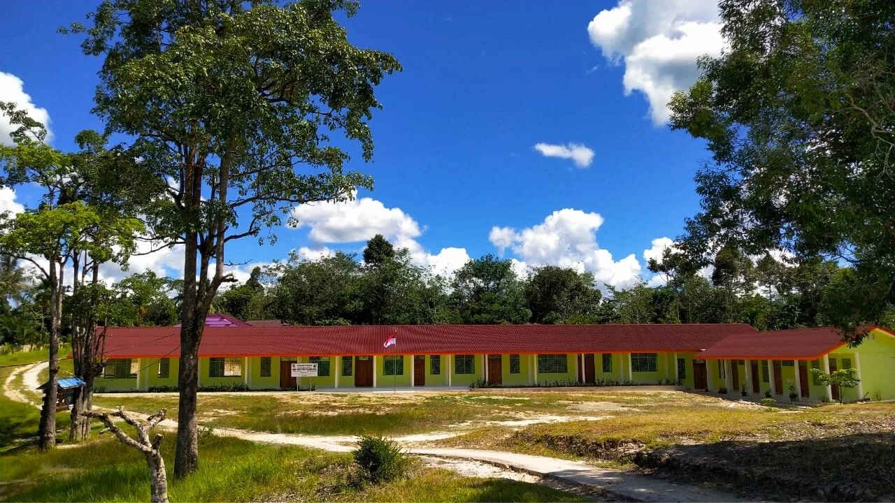 HS bldg 1.jpg