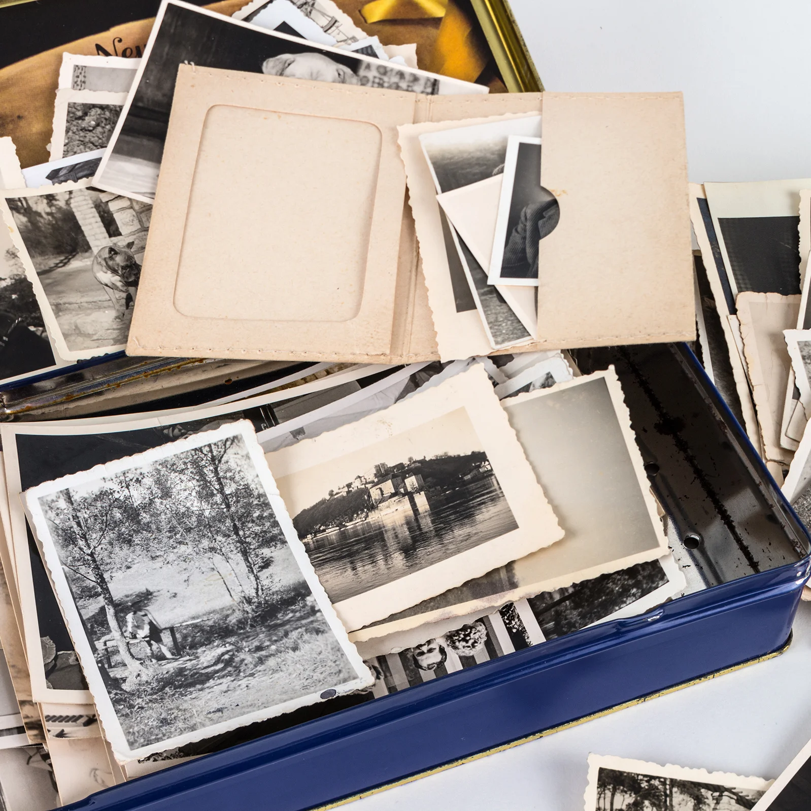 studio_saudade_photoarchival_square.jpeg