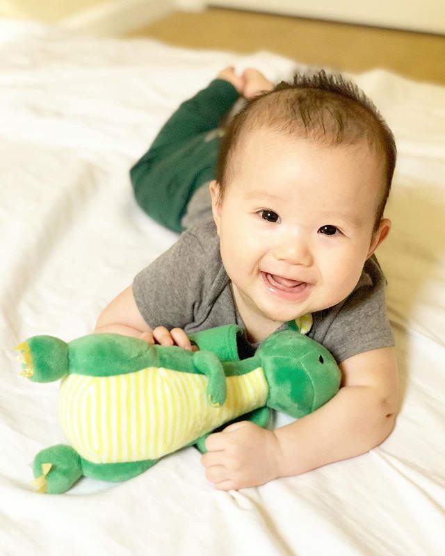 This crazy boy would rather stick out his tongue and make dinosaur noises instead of sleeping! I can&rsquo;t be mad at that big smile!! 😆🦖 #5monthsold #whatissleep