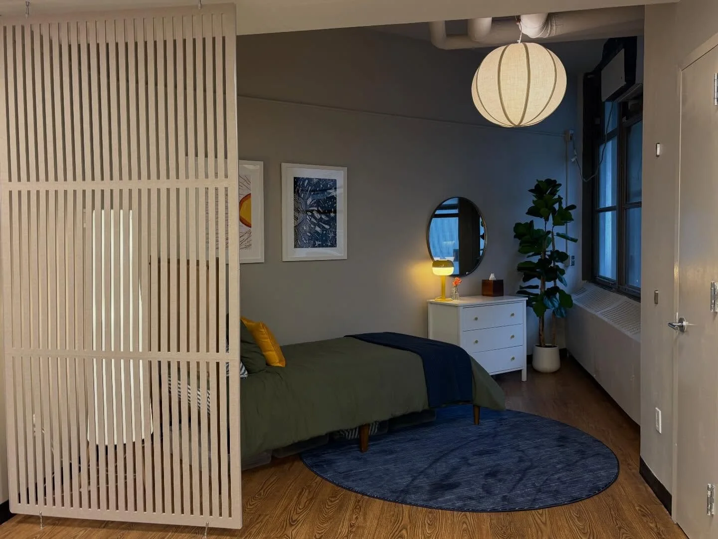 After ➡ Before: Bedroom in the Life Skills classroom designed for NYC Autism Charter School East Harlem 🌊🍃☀️ Project made possible thanks to @thenyjl Community Improvement Project Committee