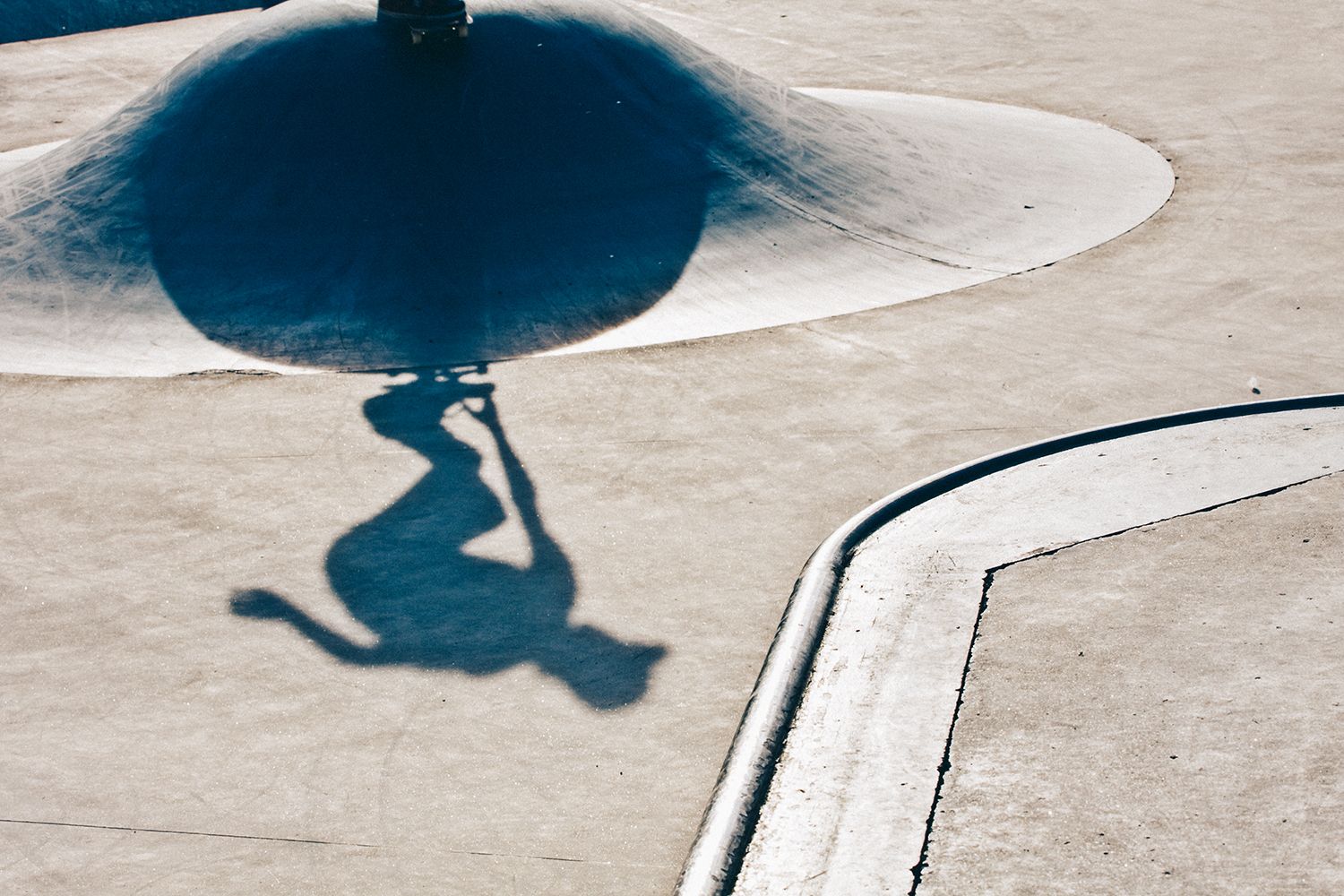  Skateboarding 