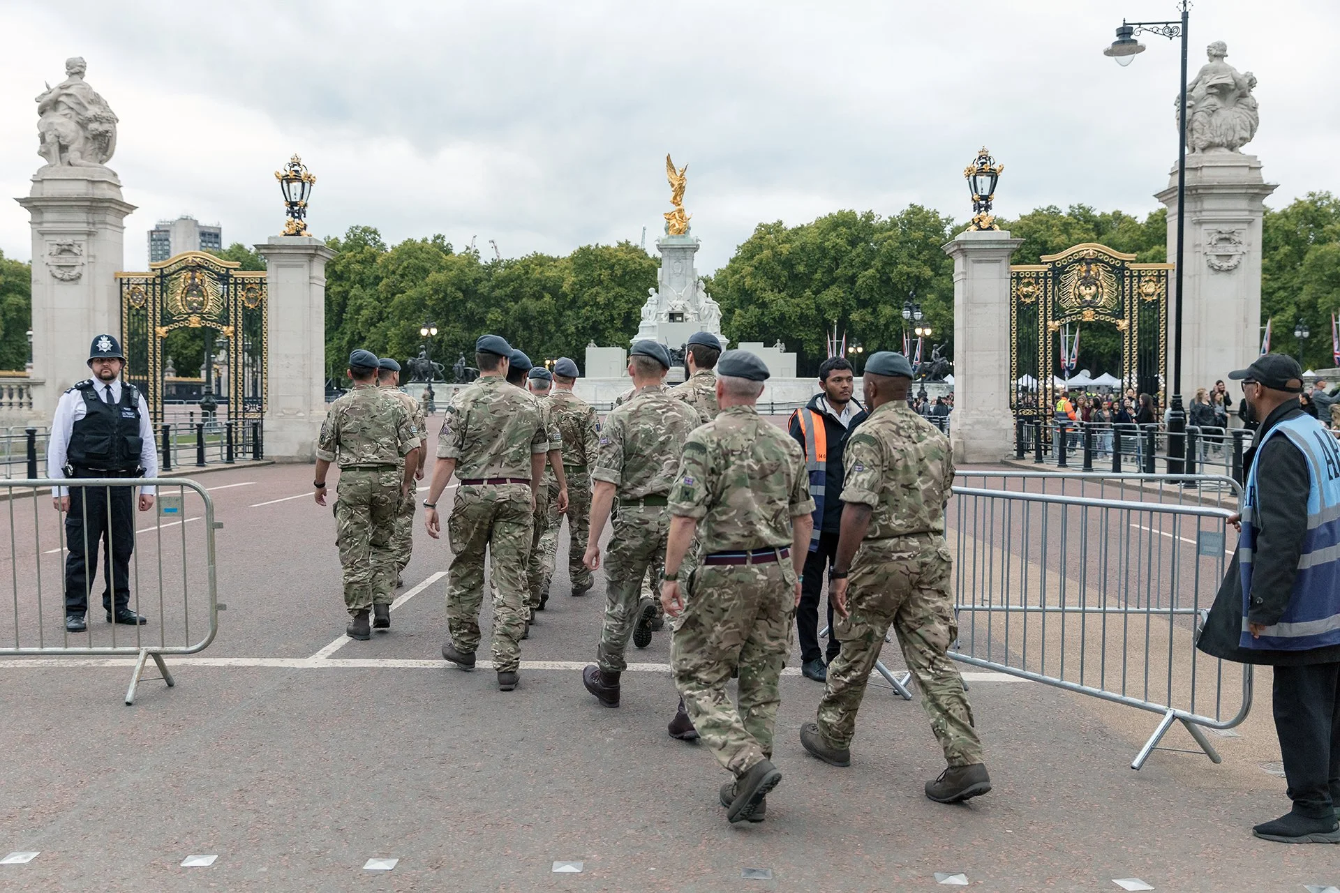 london-bridge-is-down-23.jpg