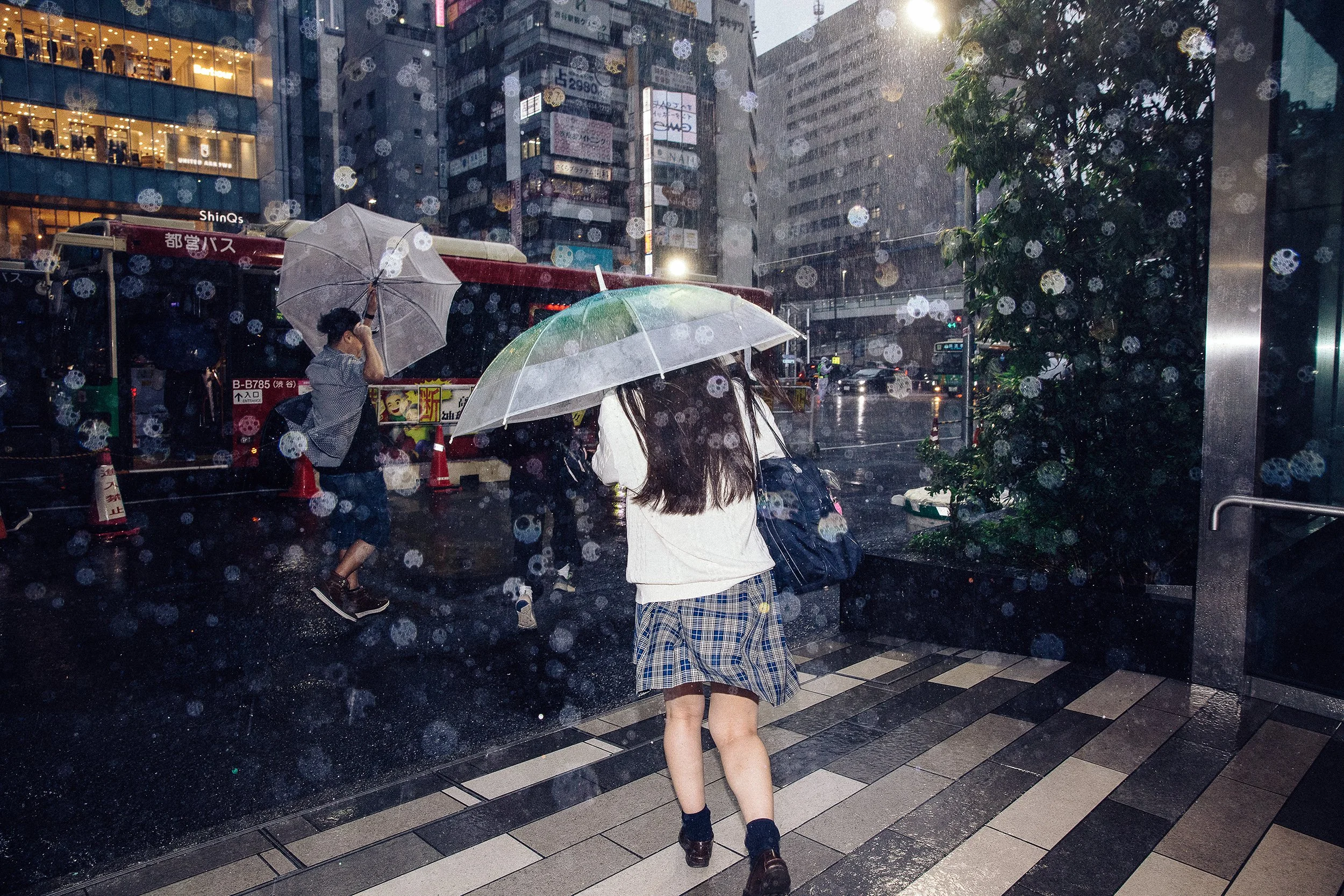Rainy-Days-in-Shibuya-Japan-08.jpg