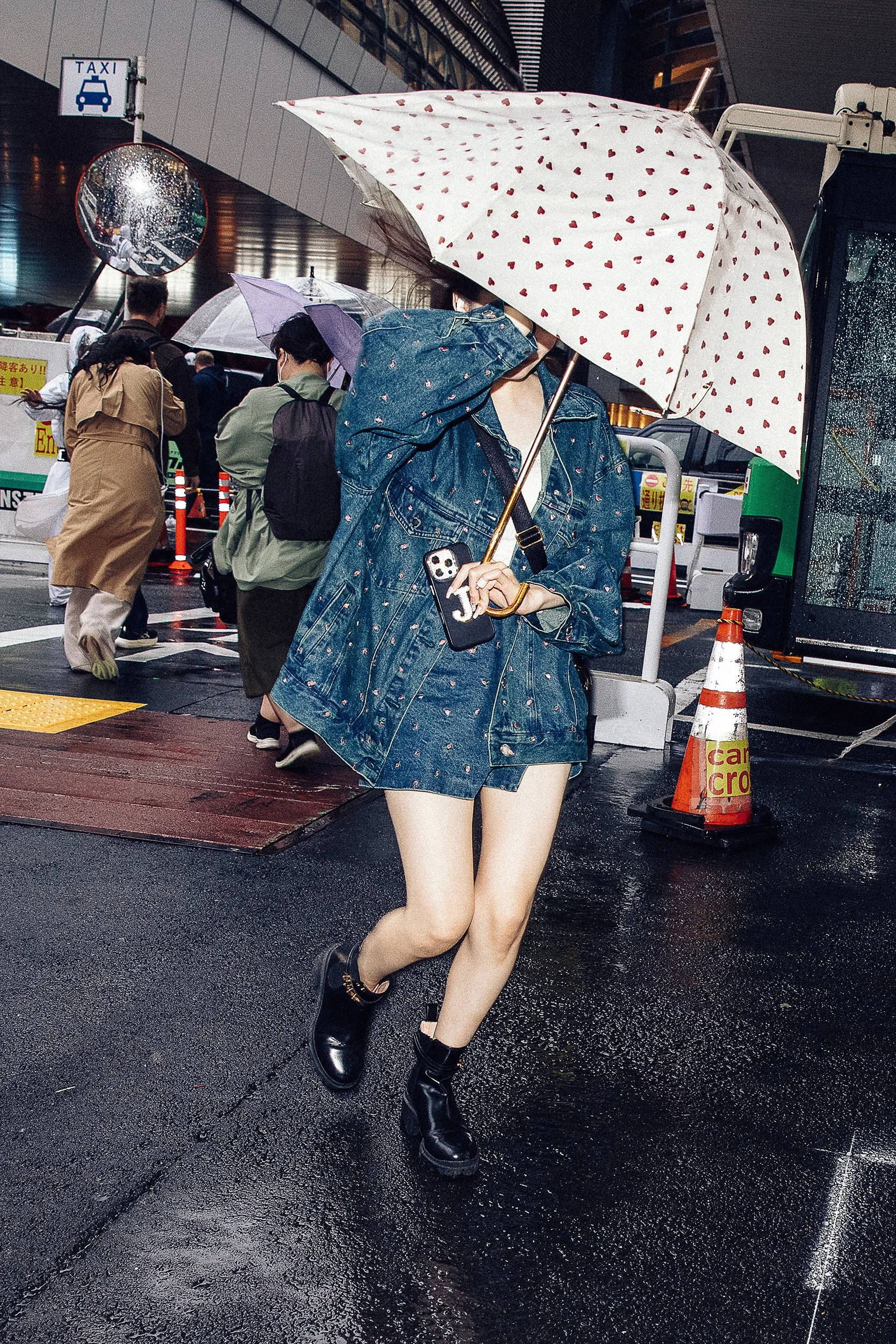 Rainy-Days-in-Shibuya-Japan-12.jpg