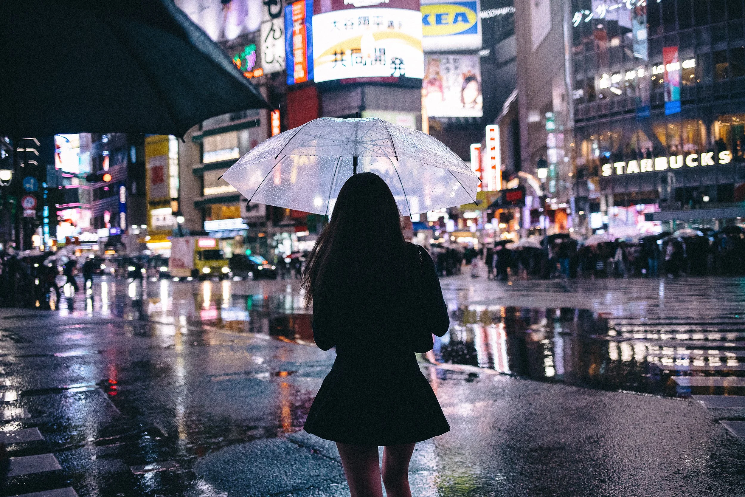 Rainy-Days-in-Shibuya-Japan-02.jpg