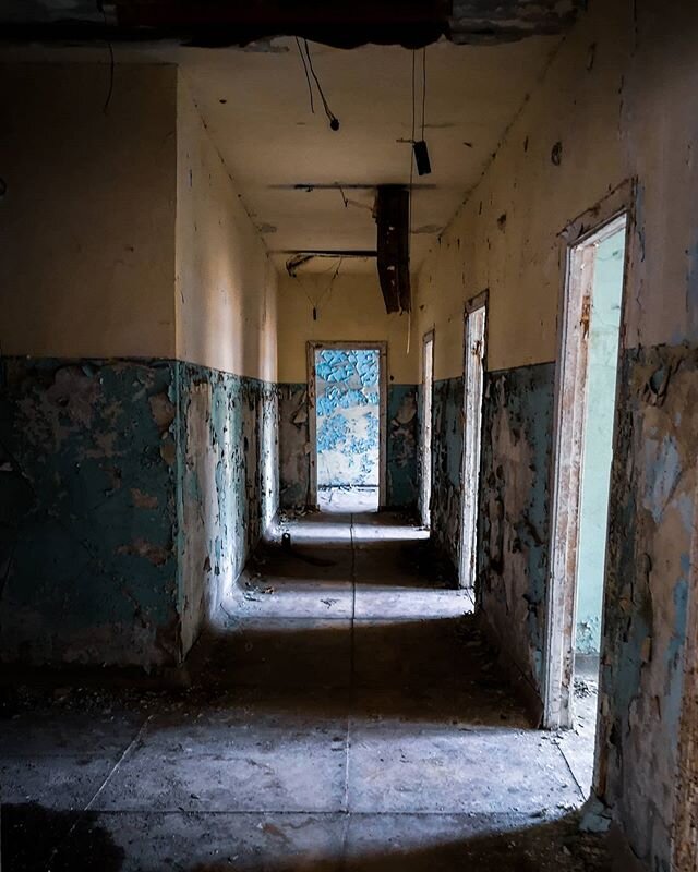 Vibrant peeling paint and heavy contrast with the sunglight leaking through doorways made this school hallway in Pripyat one of my favorites.

#chernobyl #pripyatschool #abandonedplaces #ukraine
