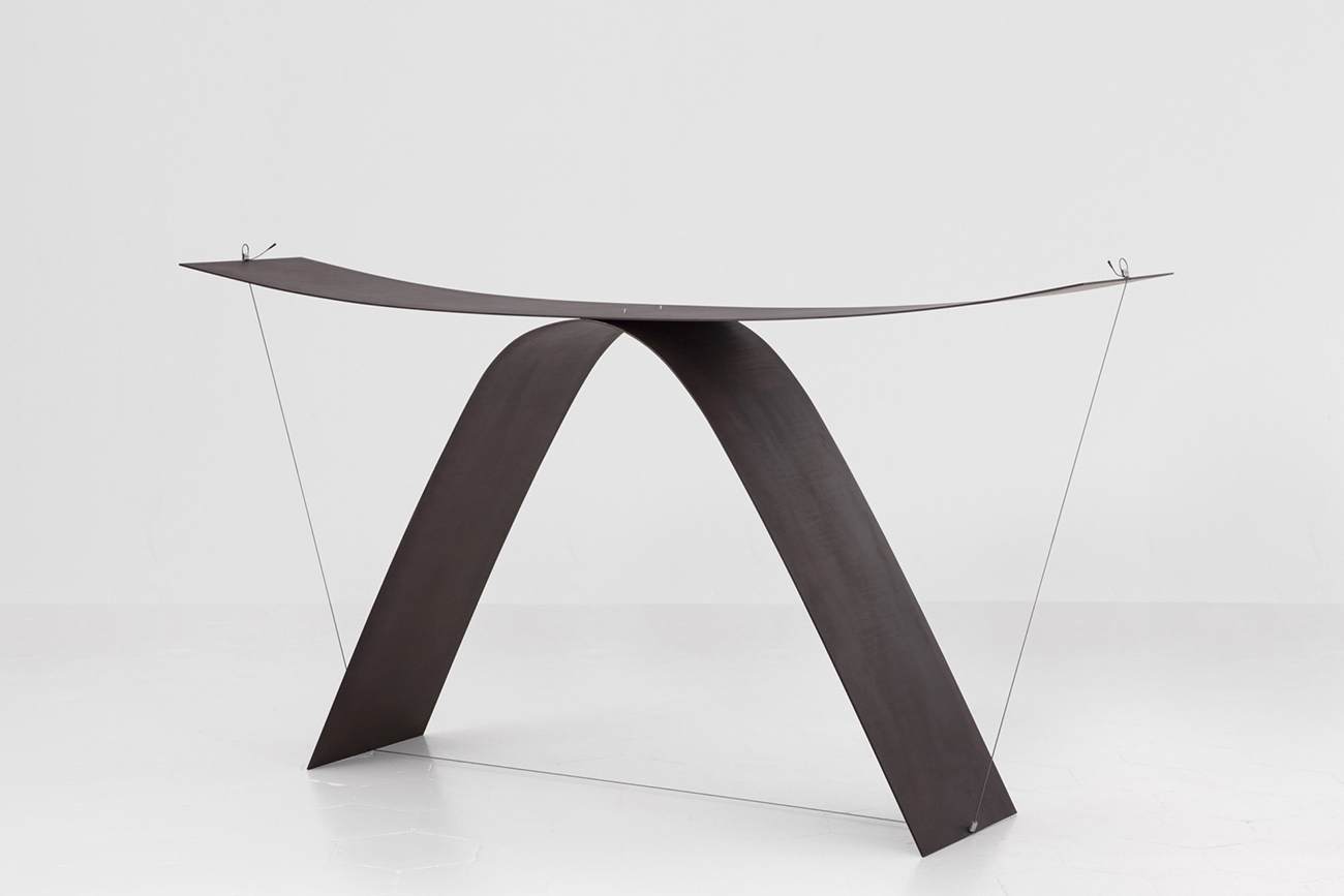 Guglielmo-Poletti_Equilibrium-Console_07_2000-px-height-1920x1280.jpg