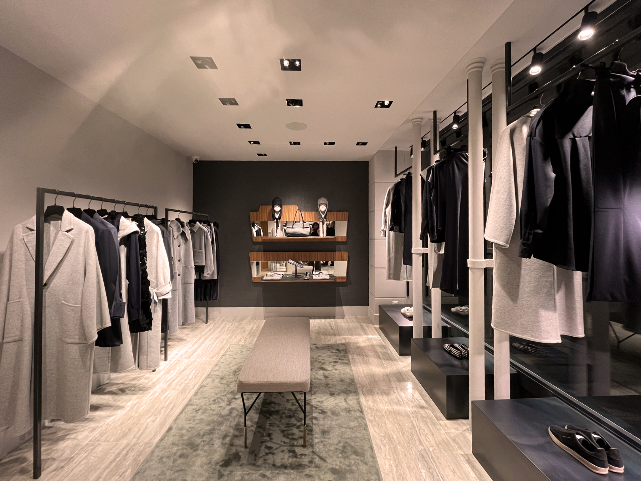 LIVIANA CONTI - Paris Boutiqe_Pagina_01.png