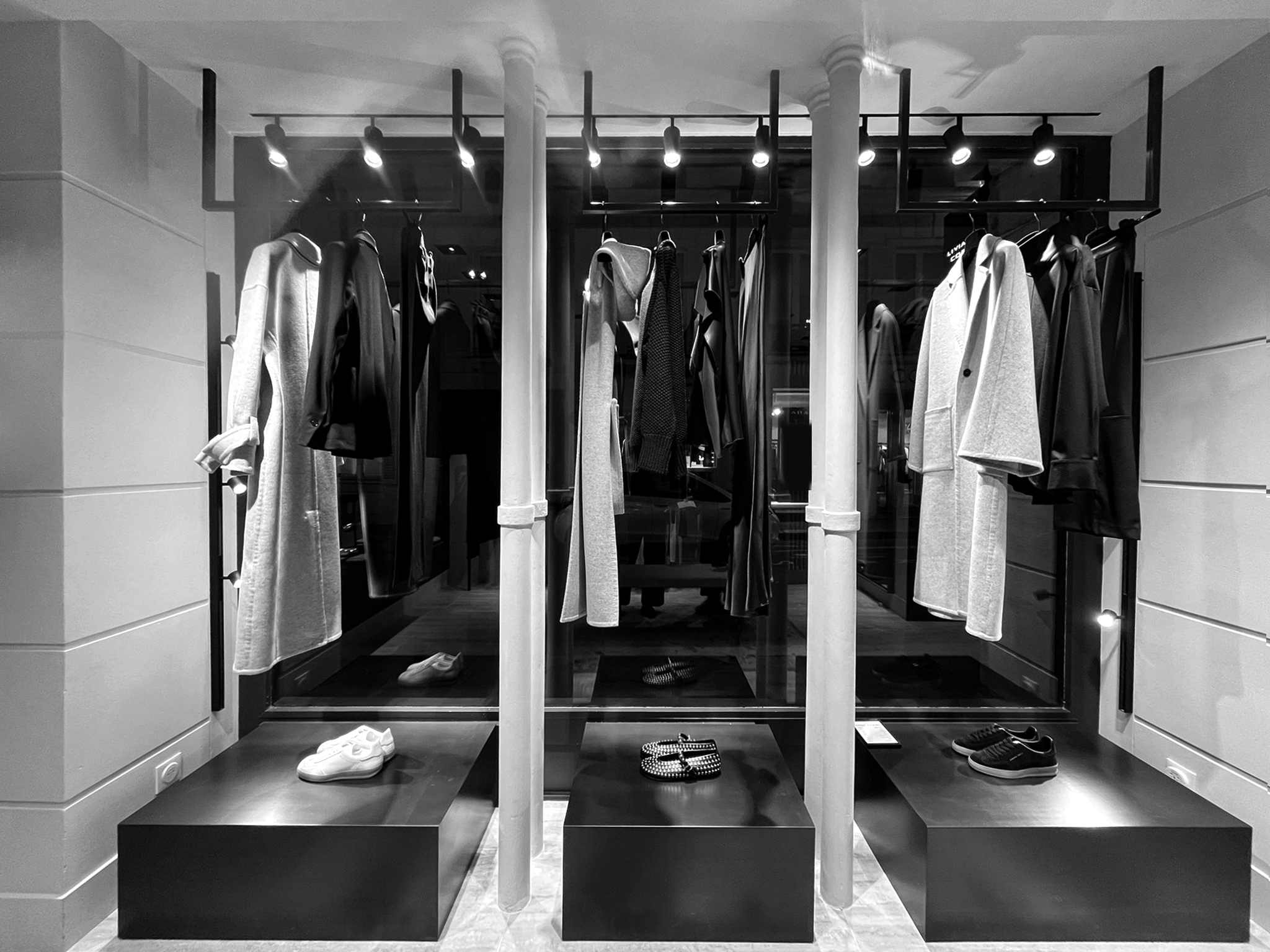 LIVIANA CONTI - Paris Boutiqe_Pagina_07.png