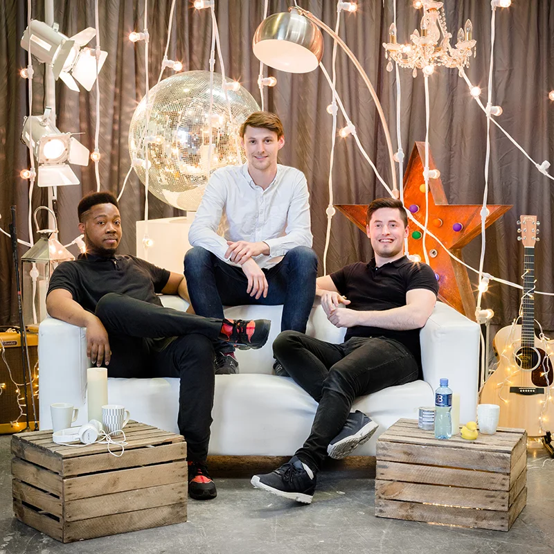 Live and technical team Deujean Cabey - Lighting and Sound Callum Johnston - Sound engineer Adam Davis - Lighting and power