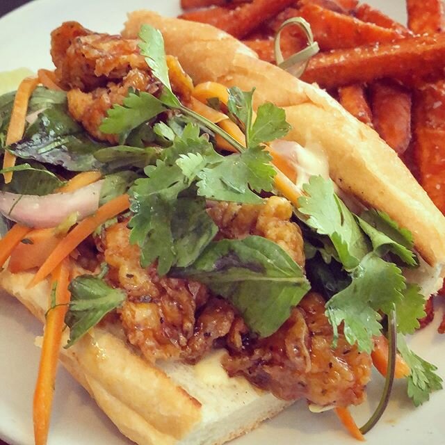 🚨 New menu Item @vargabar! 🚨 
Sweet &amp; Sour Popcorn Chicken Bahn Mi! Comes w/ pickled carrots, pickled onions, Thai basil, cilantro &amp; a garlic miso aioli! #OpenInPHL 4-10pm weekdays, 12-10pm weekends!