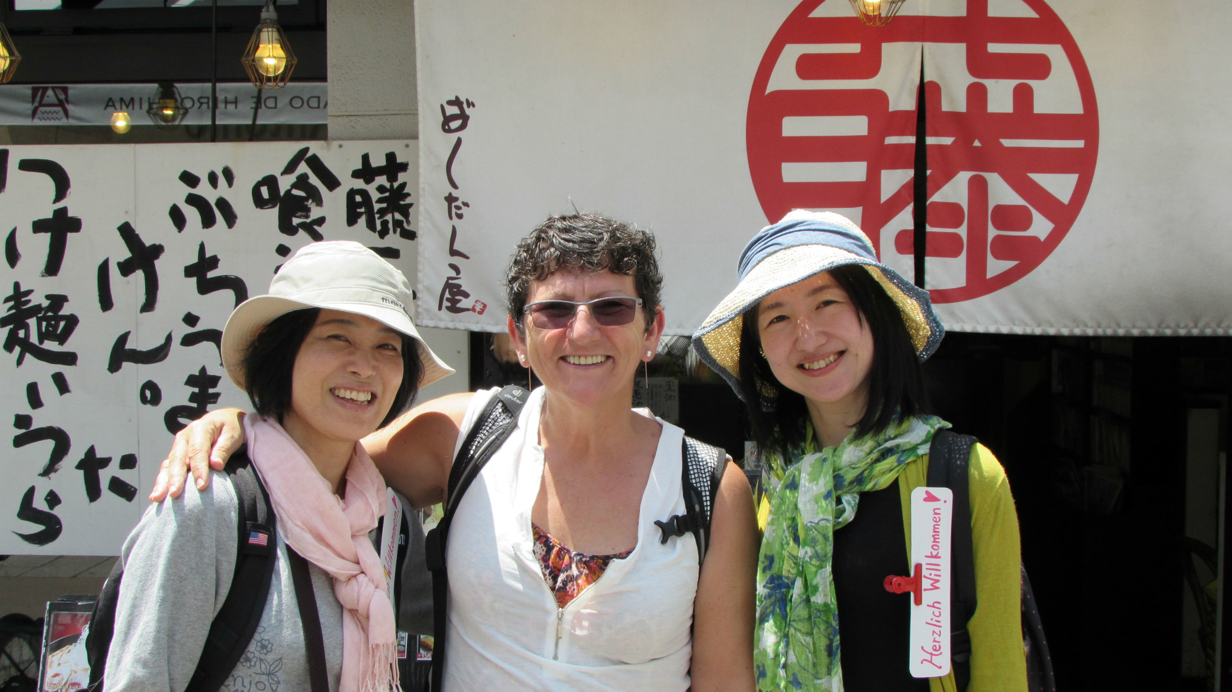 Noriko, Francien and Eriko in Hiroshima