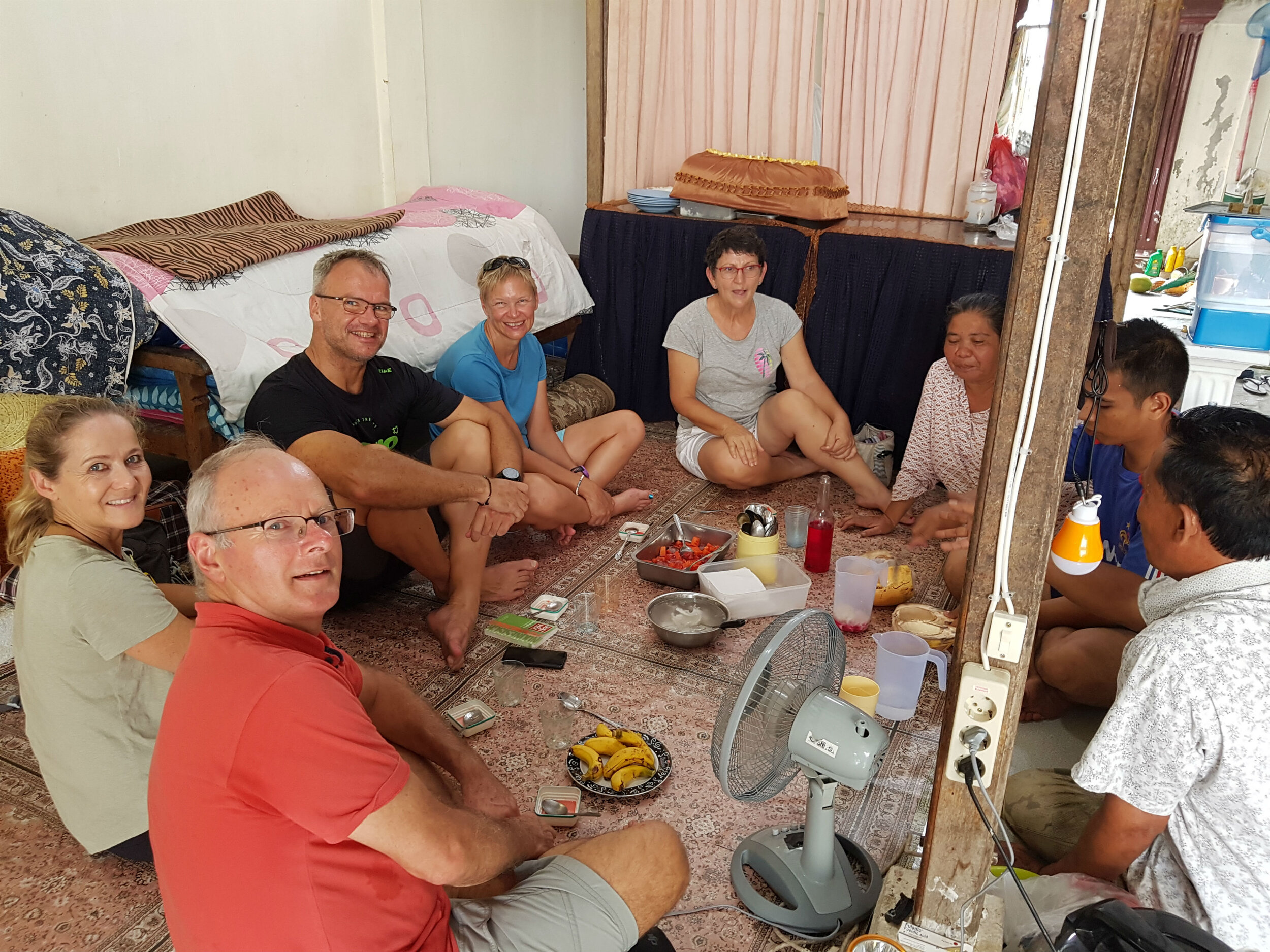 Frank, Carla, Gert, Suzan and Francien welcomed by caretaker family Dutch cemetery in Banda Achee