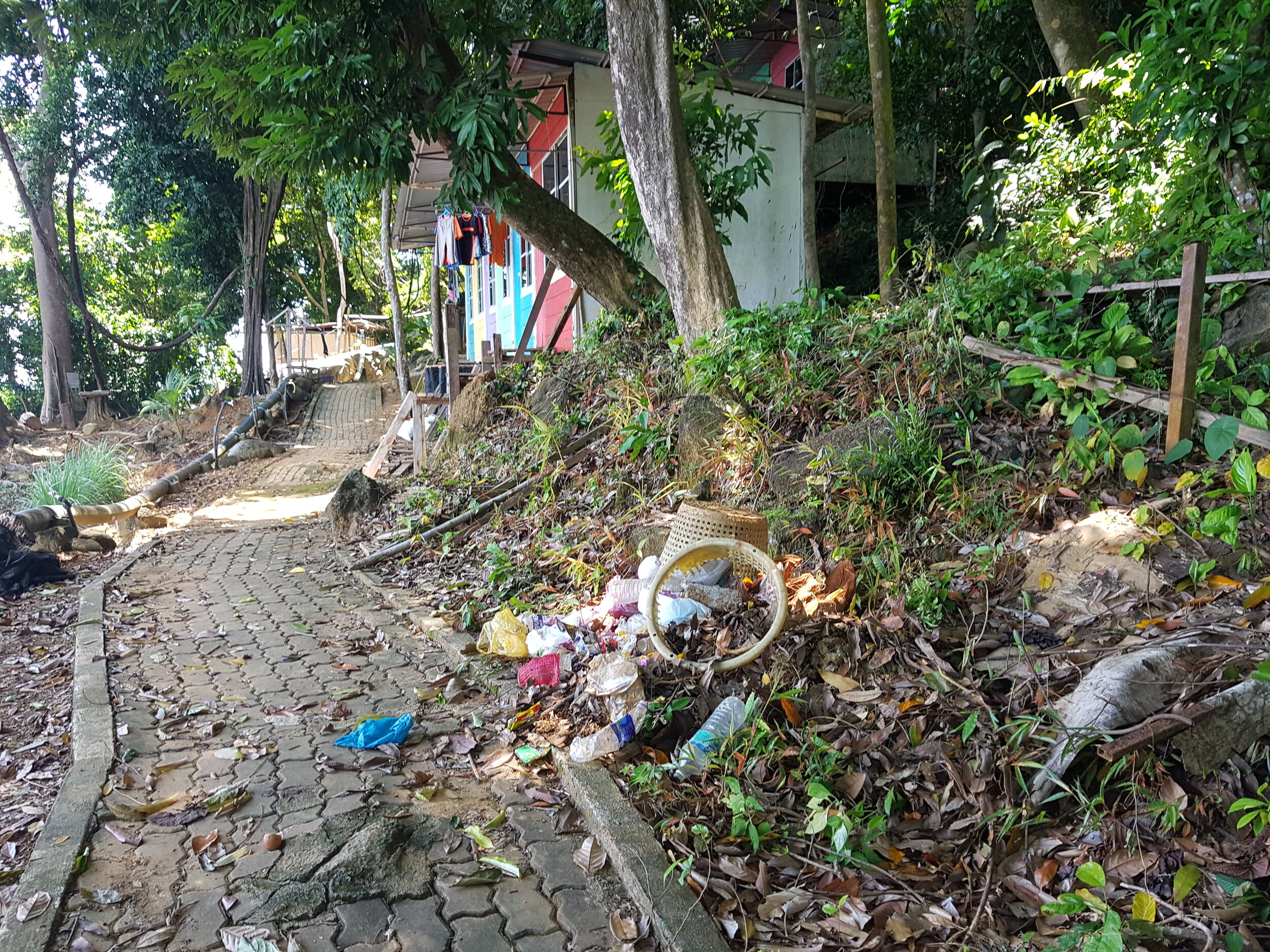 We cringed when we saw this:  garbage strewn around on one of the islands 