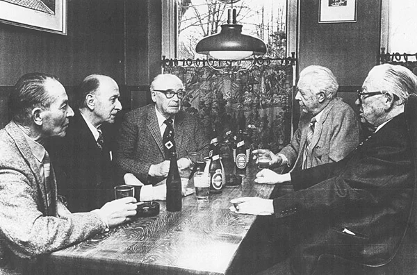 En av få bilder på sammankomsterna efter kriget (1980). Här med Thormod Larsen, Börge Rönne, Carl Palm Ove Bruhn och Erling Kjaer.